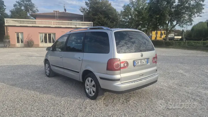 Volkswagen Sharan 2006 photo 3