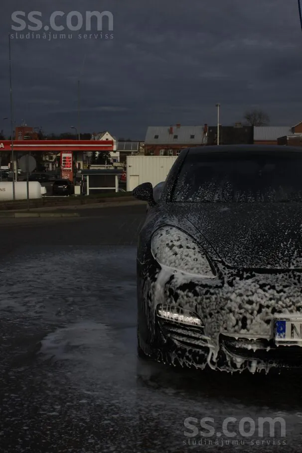 Porsche Panamera 2012 photo 2