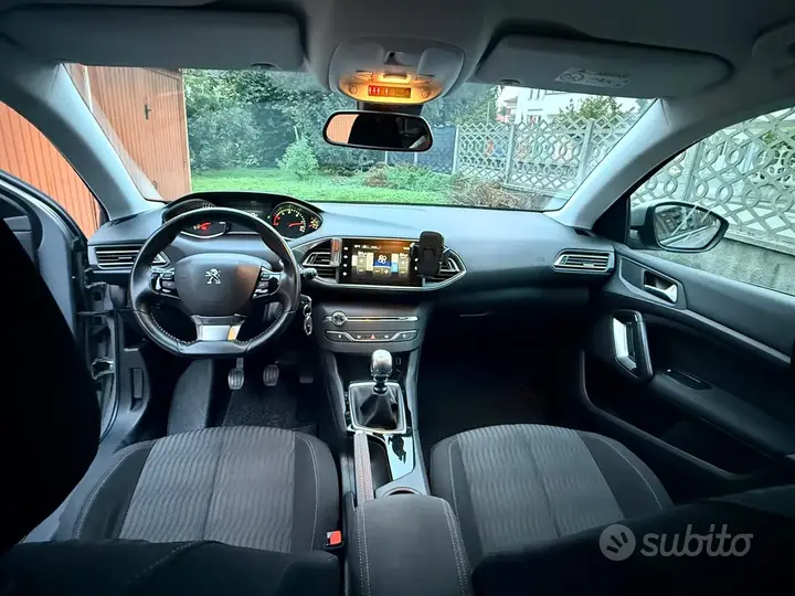 Peugeot 308 2015 photo 5