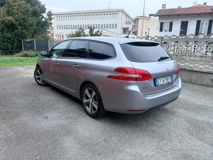 Peugeot 308 2015 photo 3