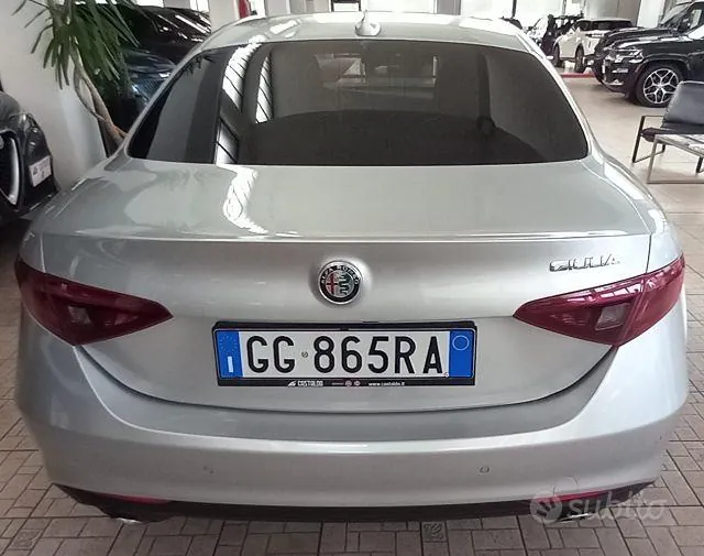 Alfa Romeo Giulia 2021 photo 4