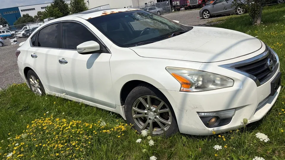 Nissan Altima 2015 photo 2