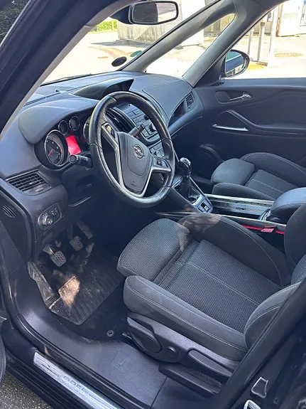 Opel Zafira Tourer 2014 photo 4