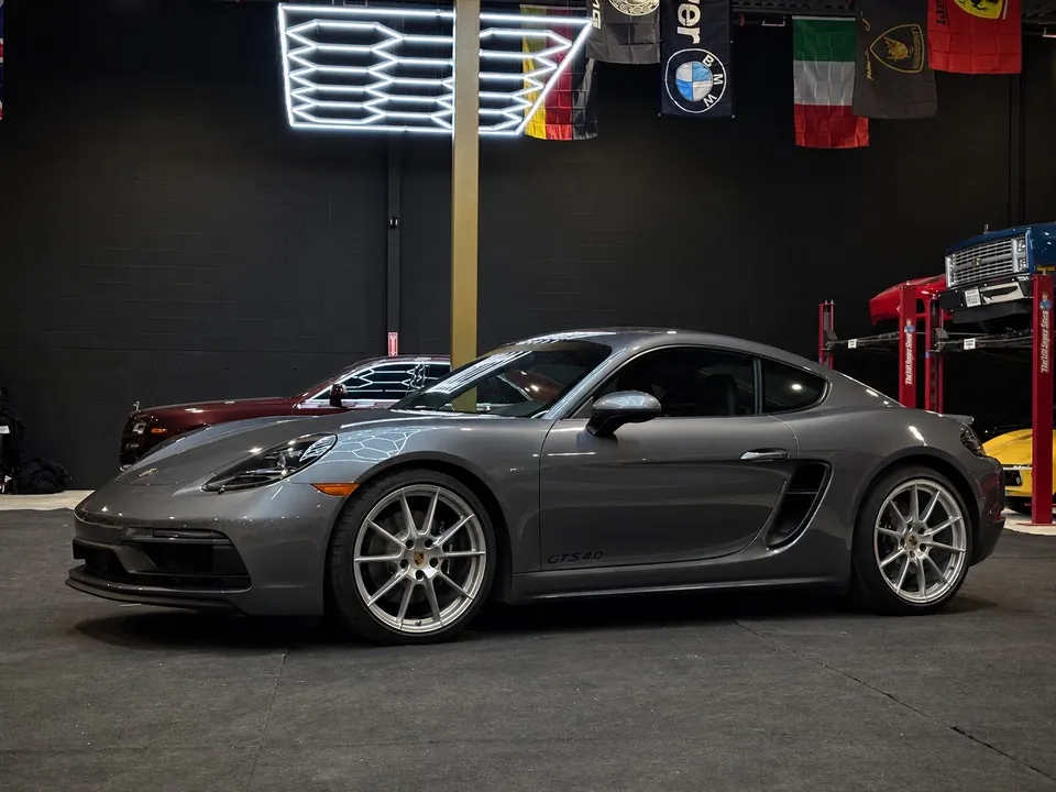 Porsche 718 Cayman