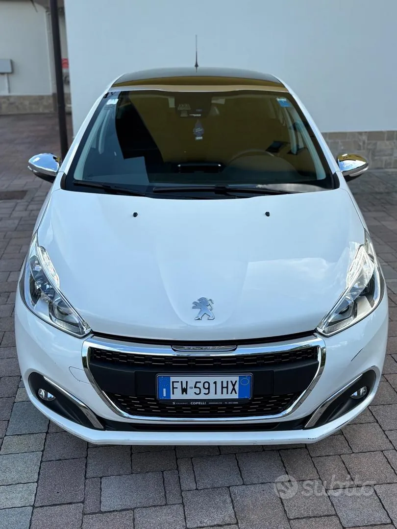 Peugeot 208 2019 photo 5