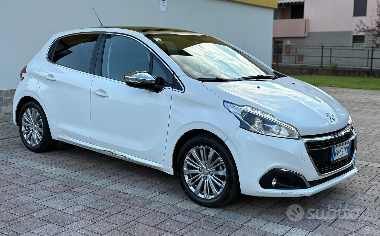Peugeot 208 2019 photo 4