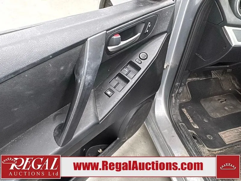 Mazda Mazda3 2012 photo 5