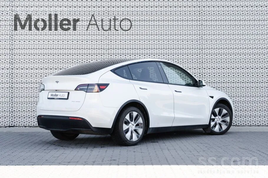 Tesla Model Y 2023 photo 4