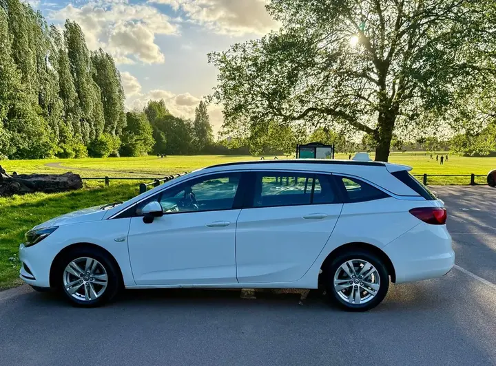 Vauxhall Astra 2018 photo 5