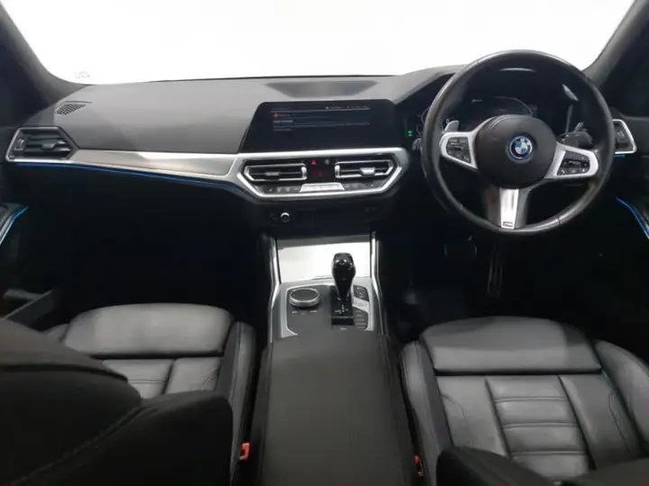 BMW 3 Series 2021 photo 3