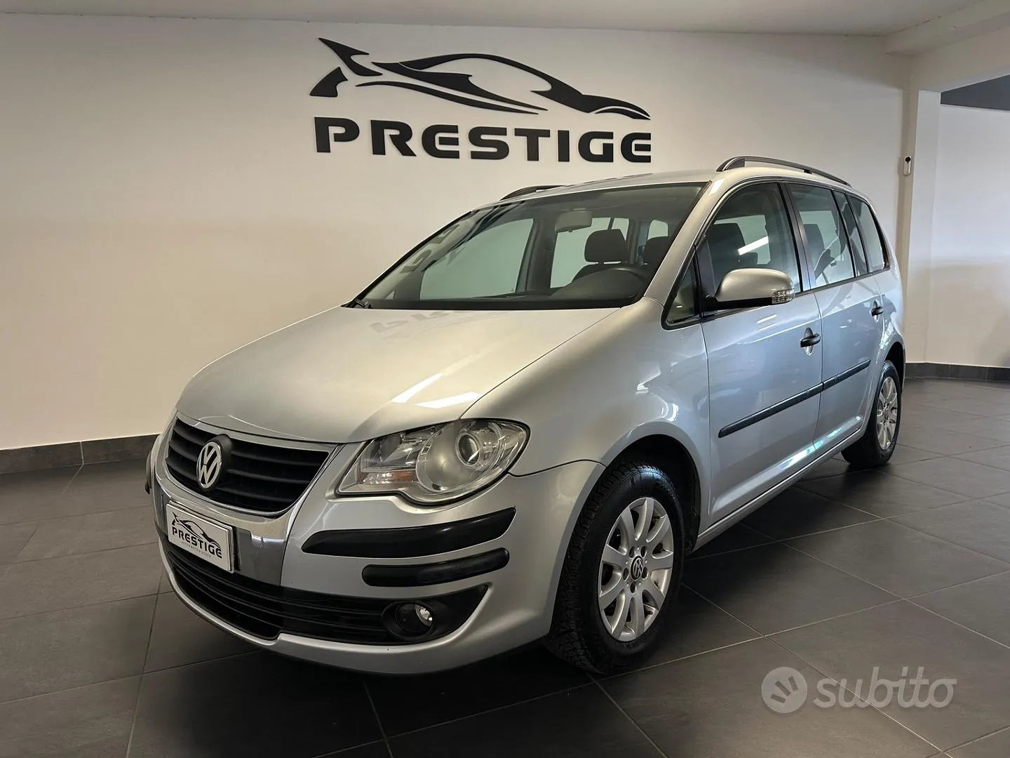 Volkswagen Touran 2007 photo 2