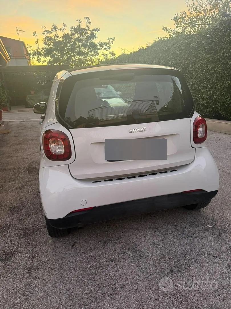 Smart Fortwo 2019 photo 3