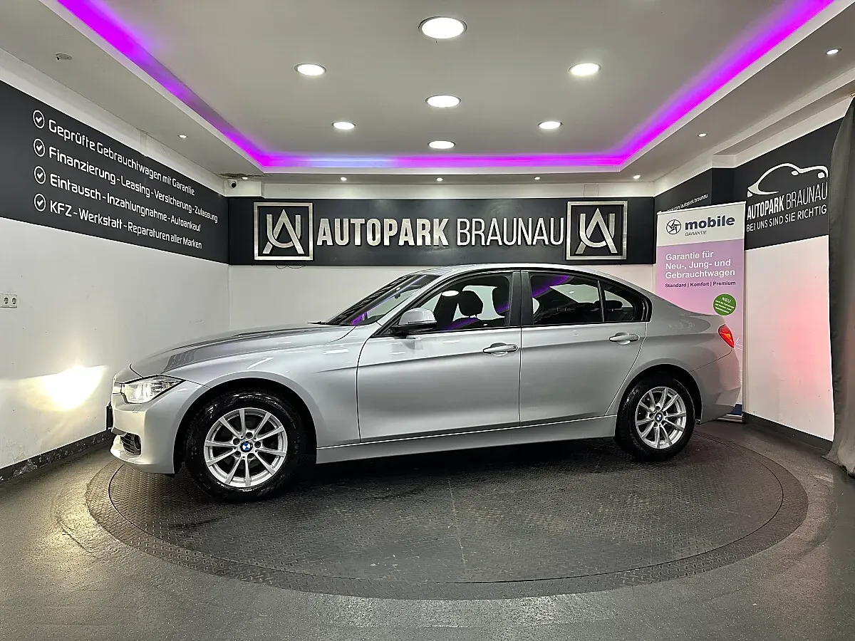 BMW 3 Series 2012 photo 2