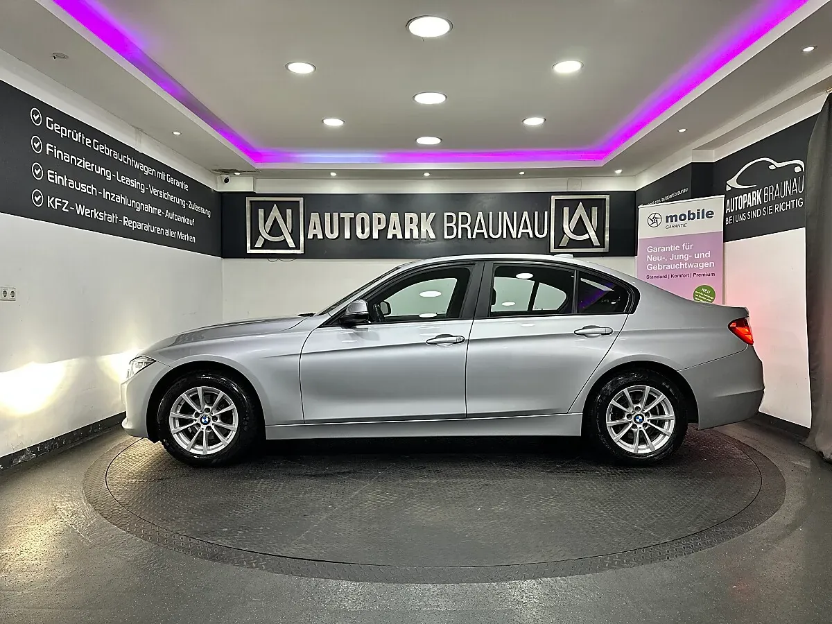BMW 3 Series 2012 photo 3