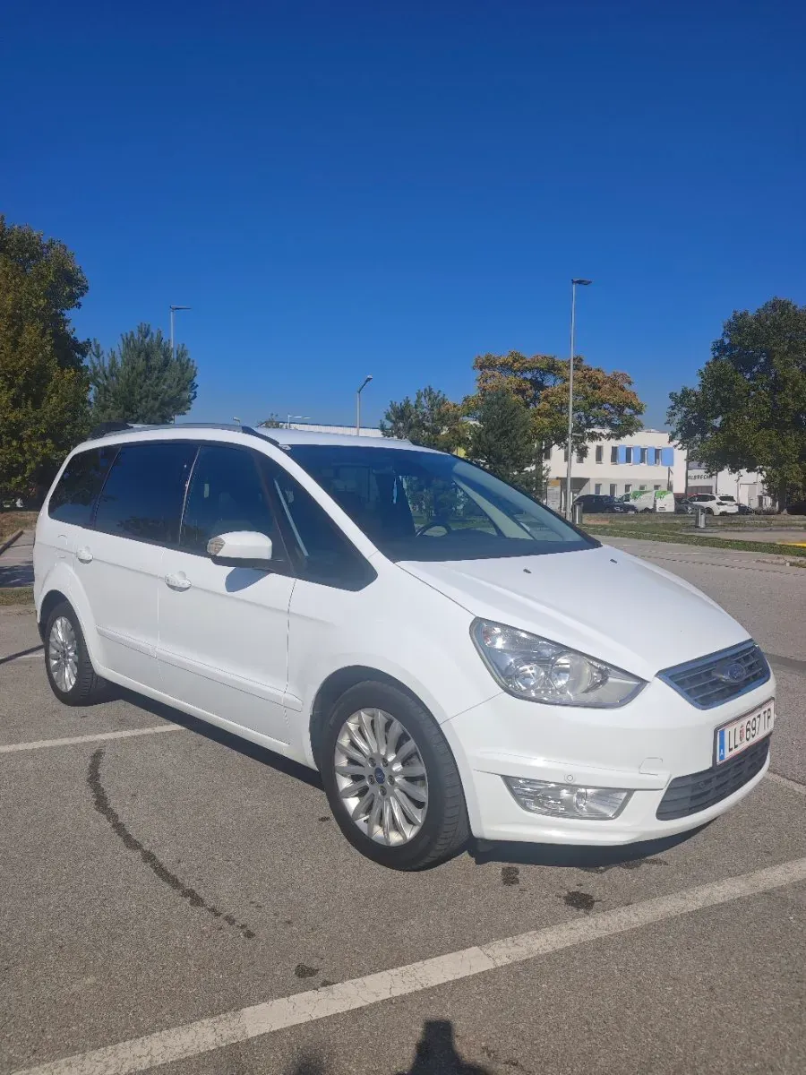 Ford Galaxy 2014 photo 3