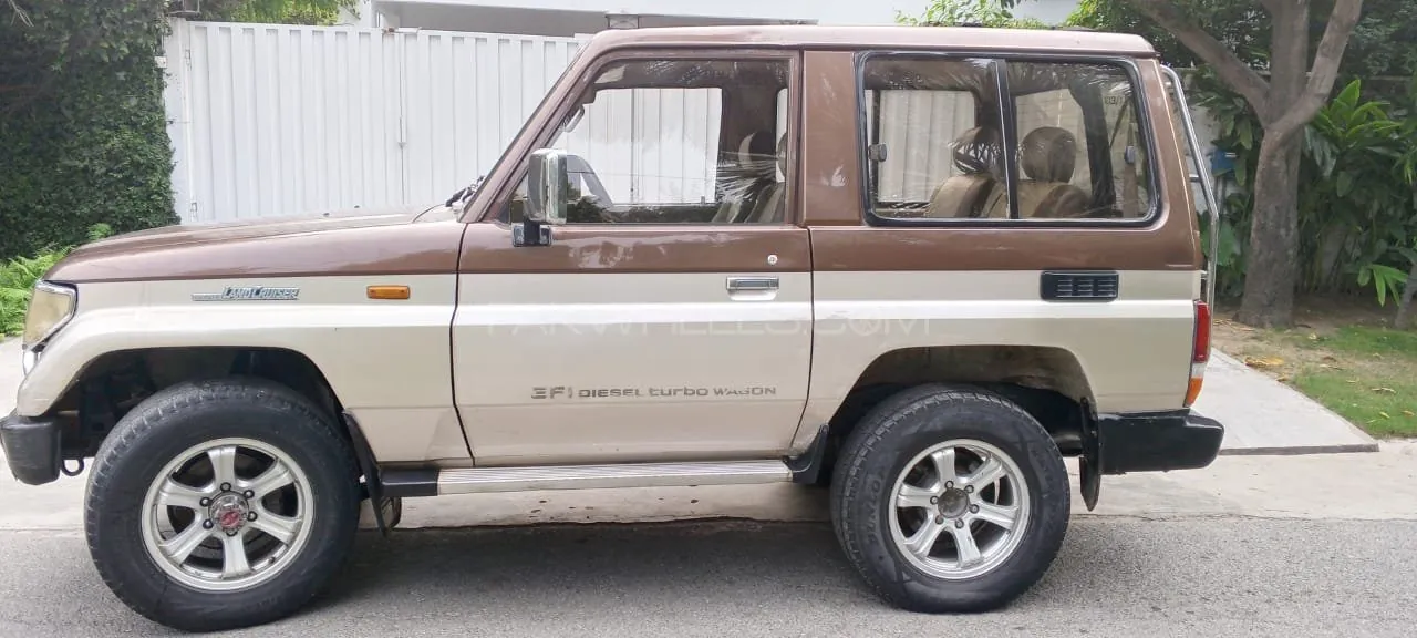 Toyota Land Cruiser