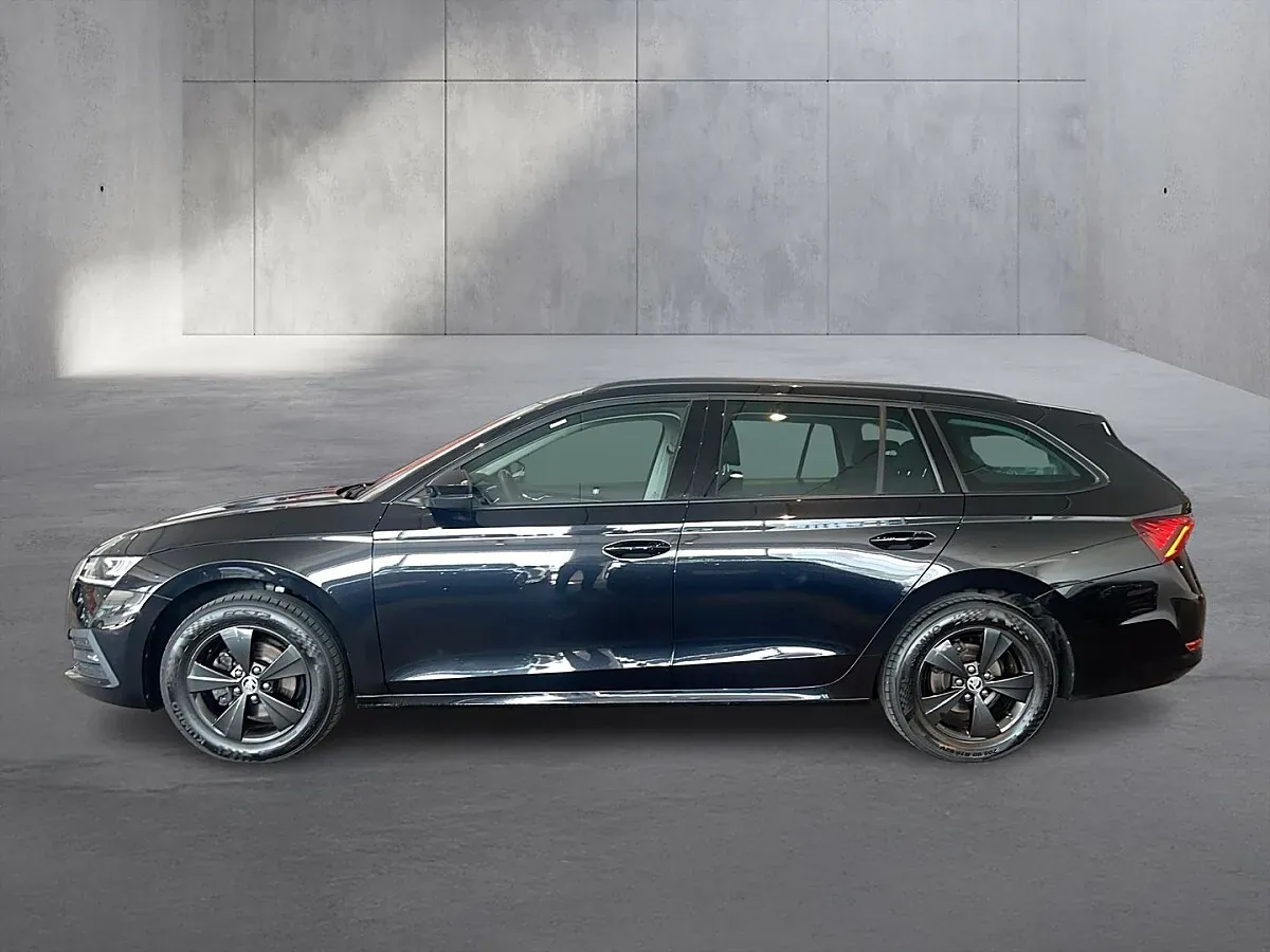 Skoda Octavia 2023 photo 2