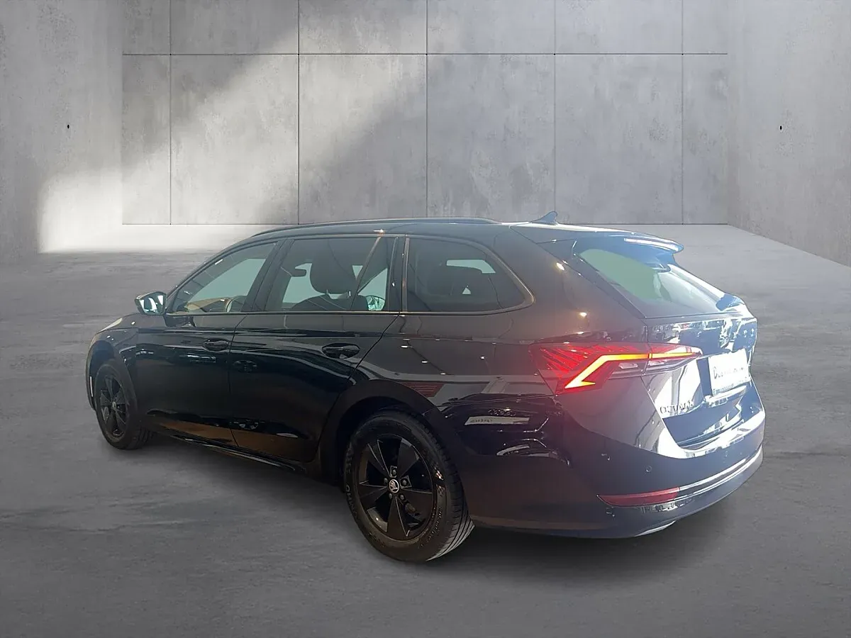Skoda Octavia 2023 photo 3