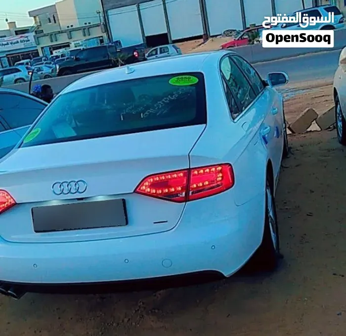 Audi A4 2010 photo 4
