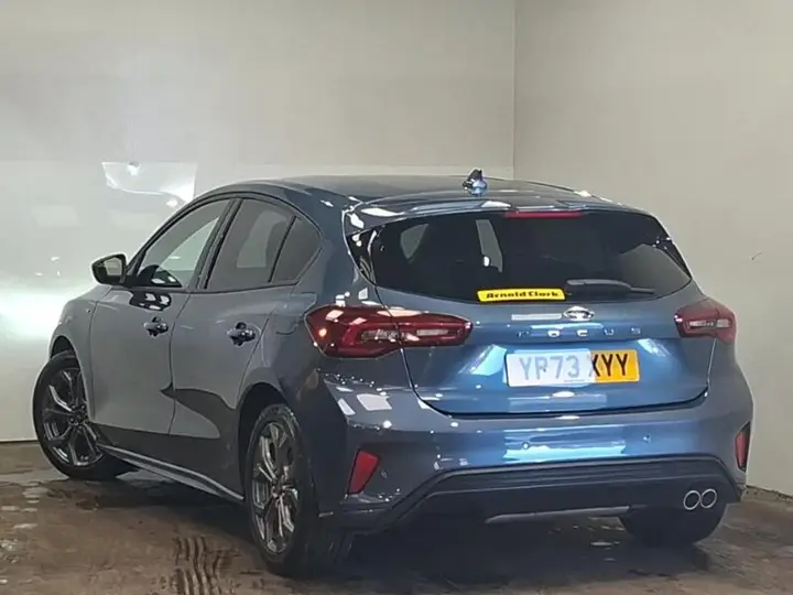 Ford Focus 2023 photo 2