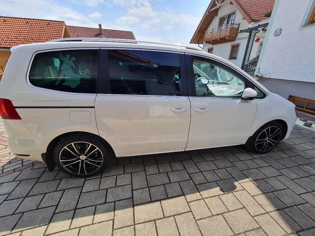 Seat Alhambra 2011 photo 2