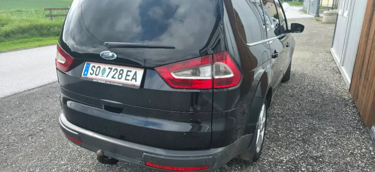 Ford Galaxy 2009 photo 3