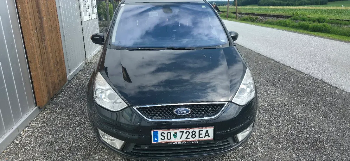 Ford Galaxy 2009 photo 2