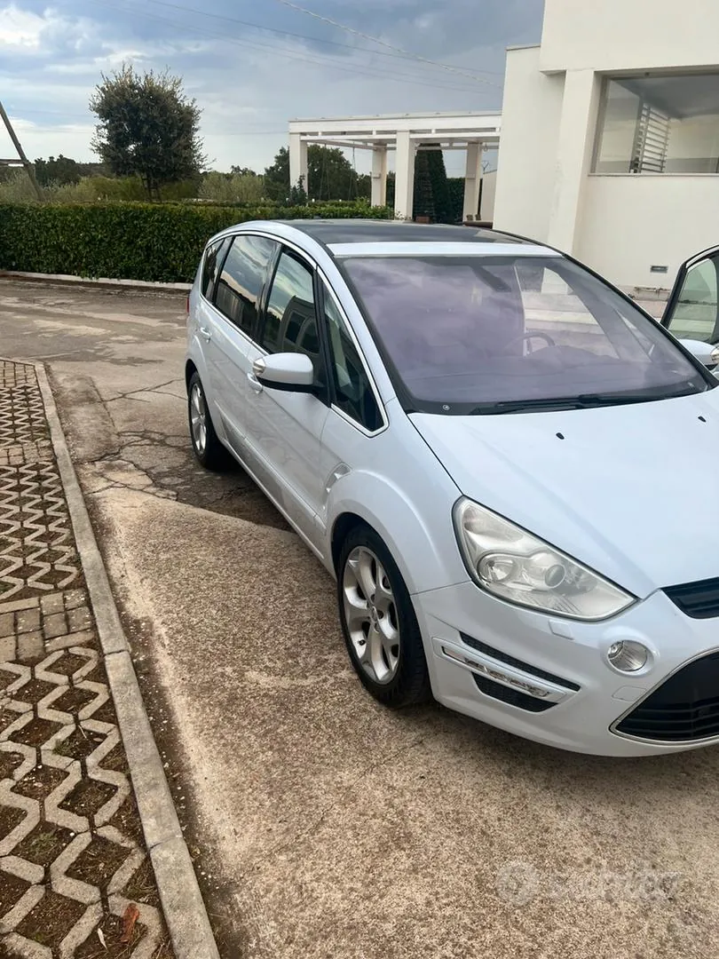 Ford S-Max 2010 photo 2