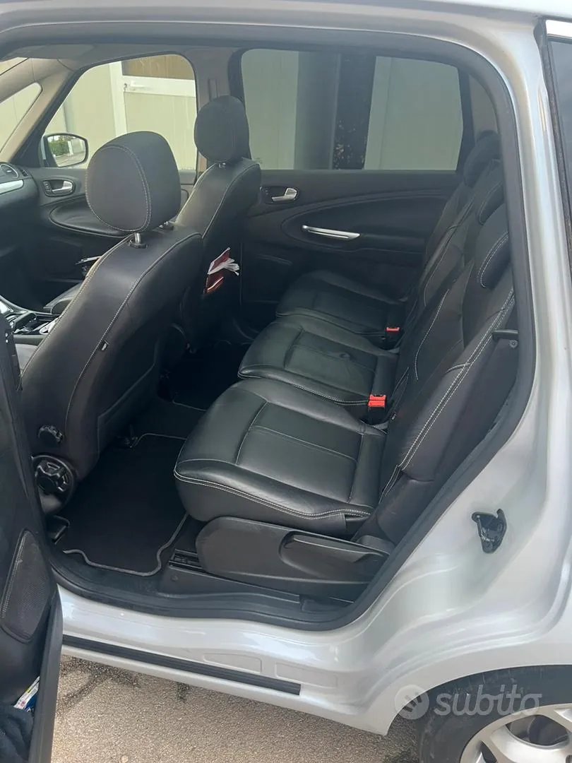Ford S-Max 2010 photo 5