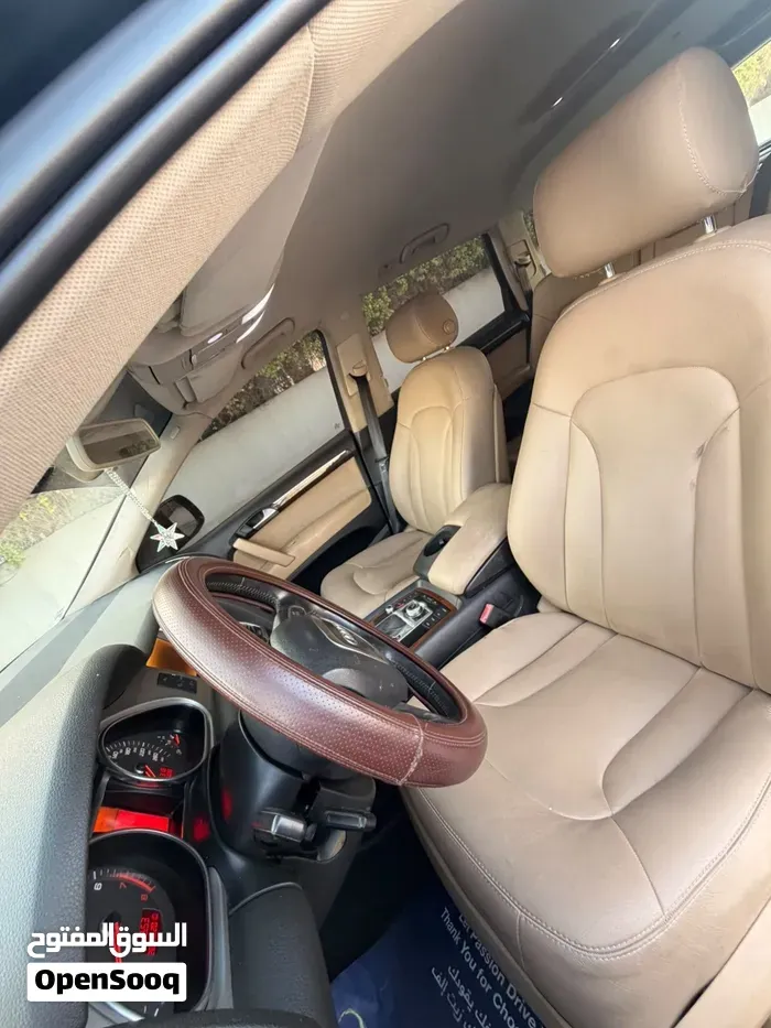 Audi Q7 2011 photo 2