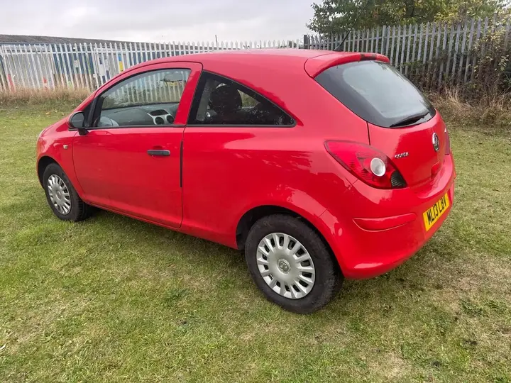 Vauxhall Corsa 2013 photo 3