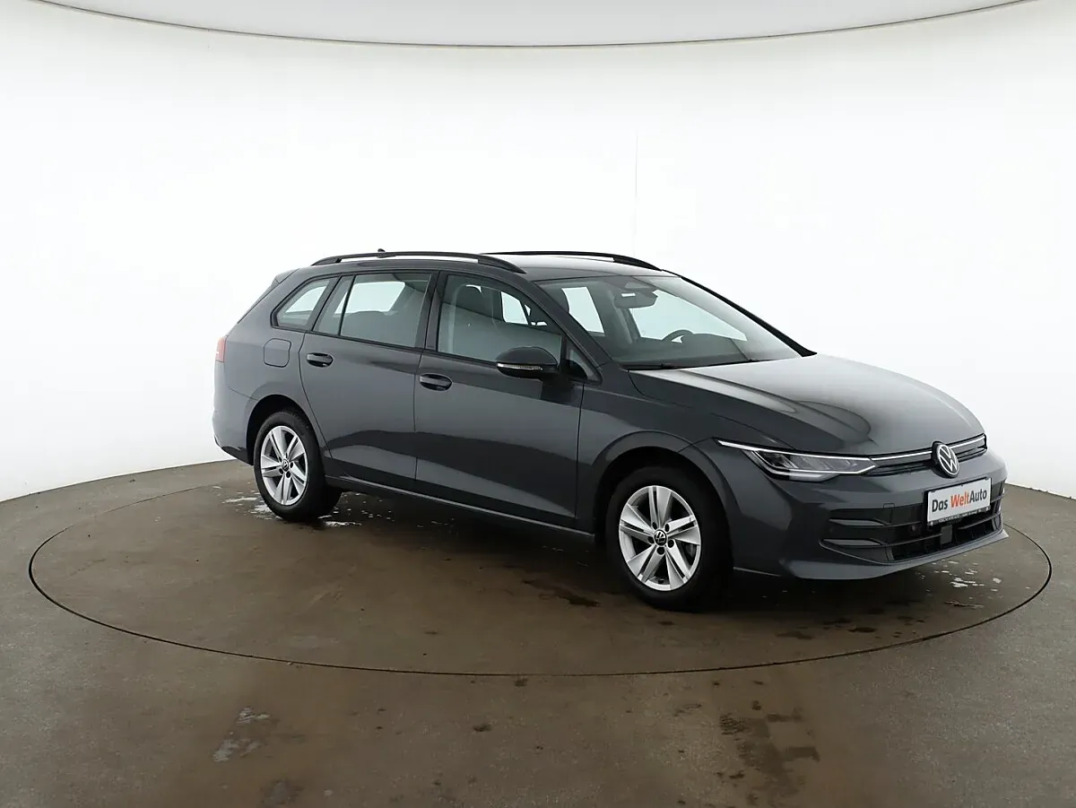 Volkswagen Golf 2025 photo 2