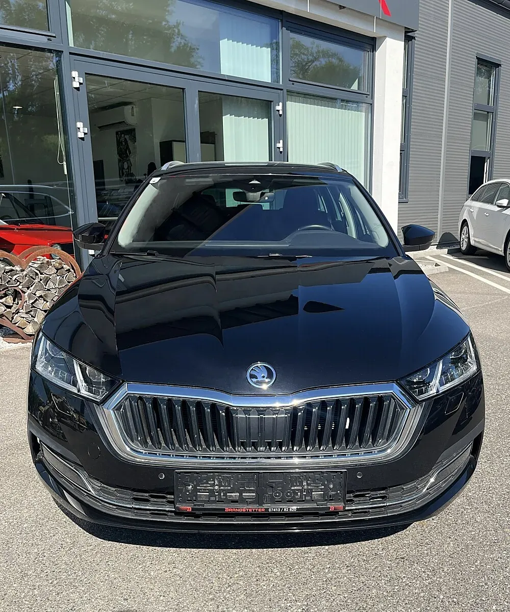 Skoda Octavia 2023 photo 2