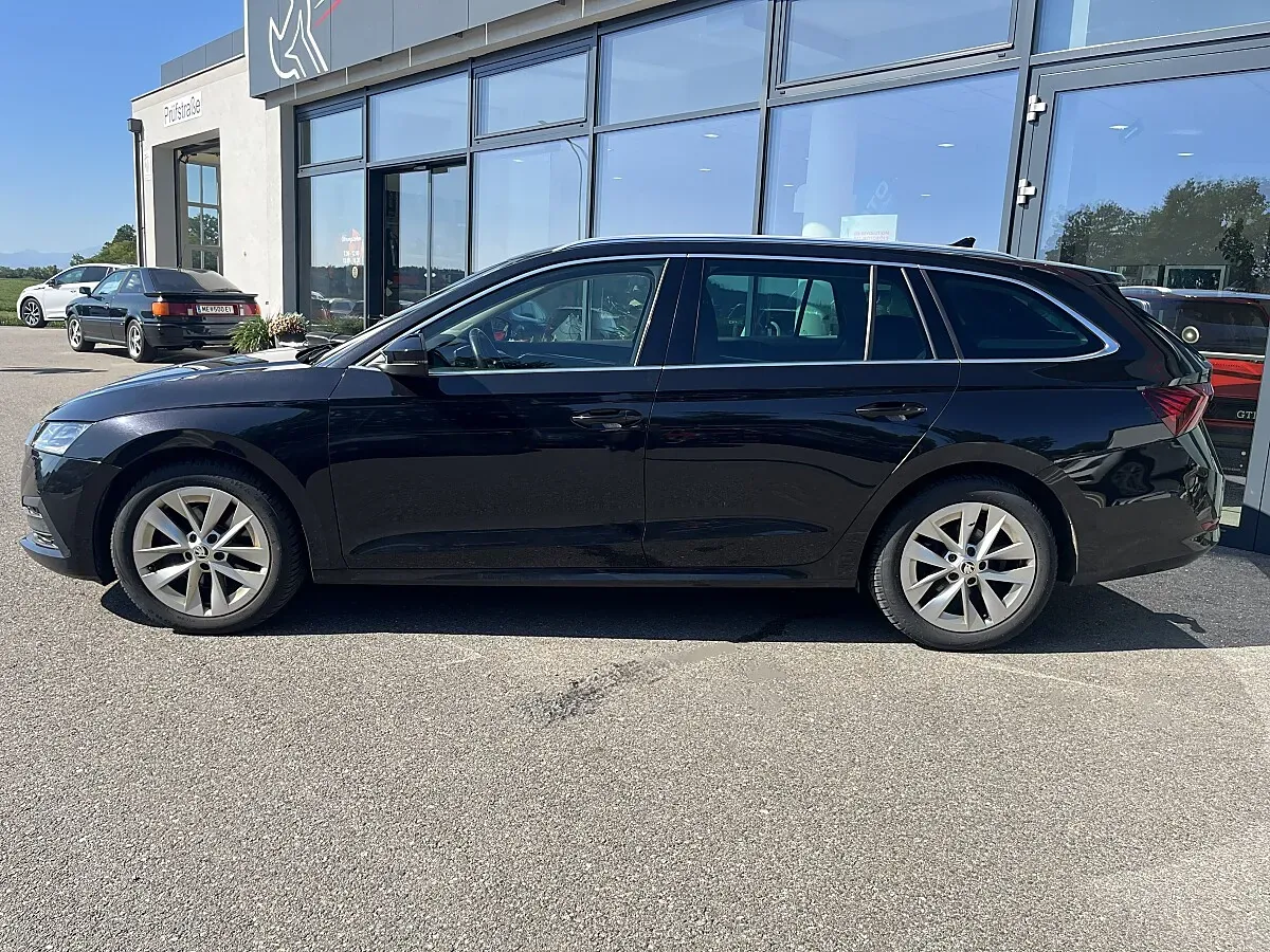 Skoda Octavia 2023 photo 3