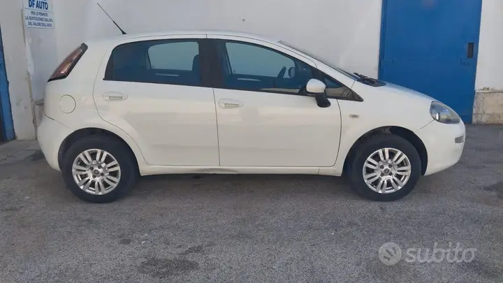 Fiat Punto 2014 photo 2