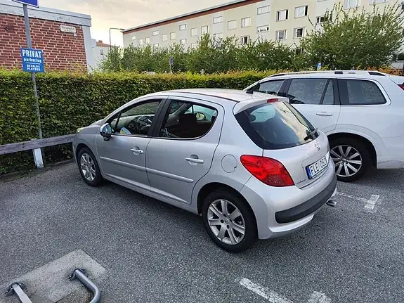 Peugeot 207 2007 photo 2