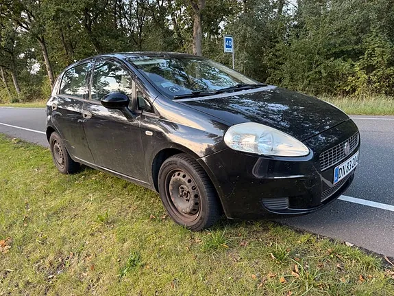 Fiat Grande Punto 2009 photo 2