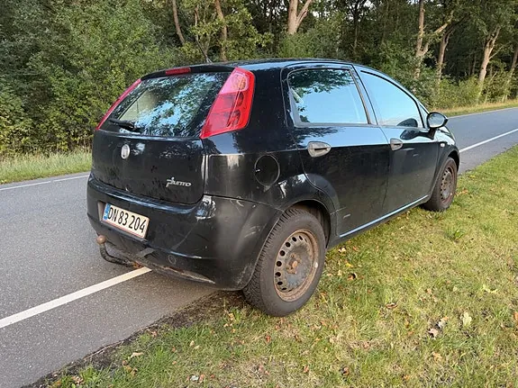 Fiat Grande Punto 2009 photo 3