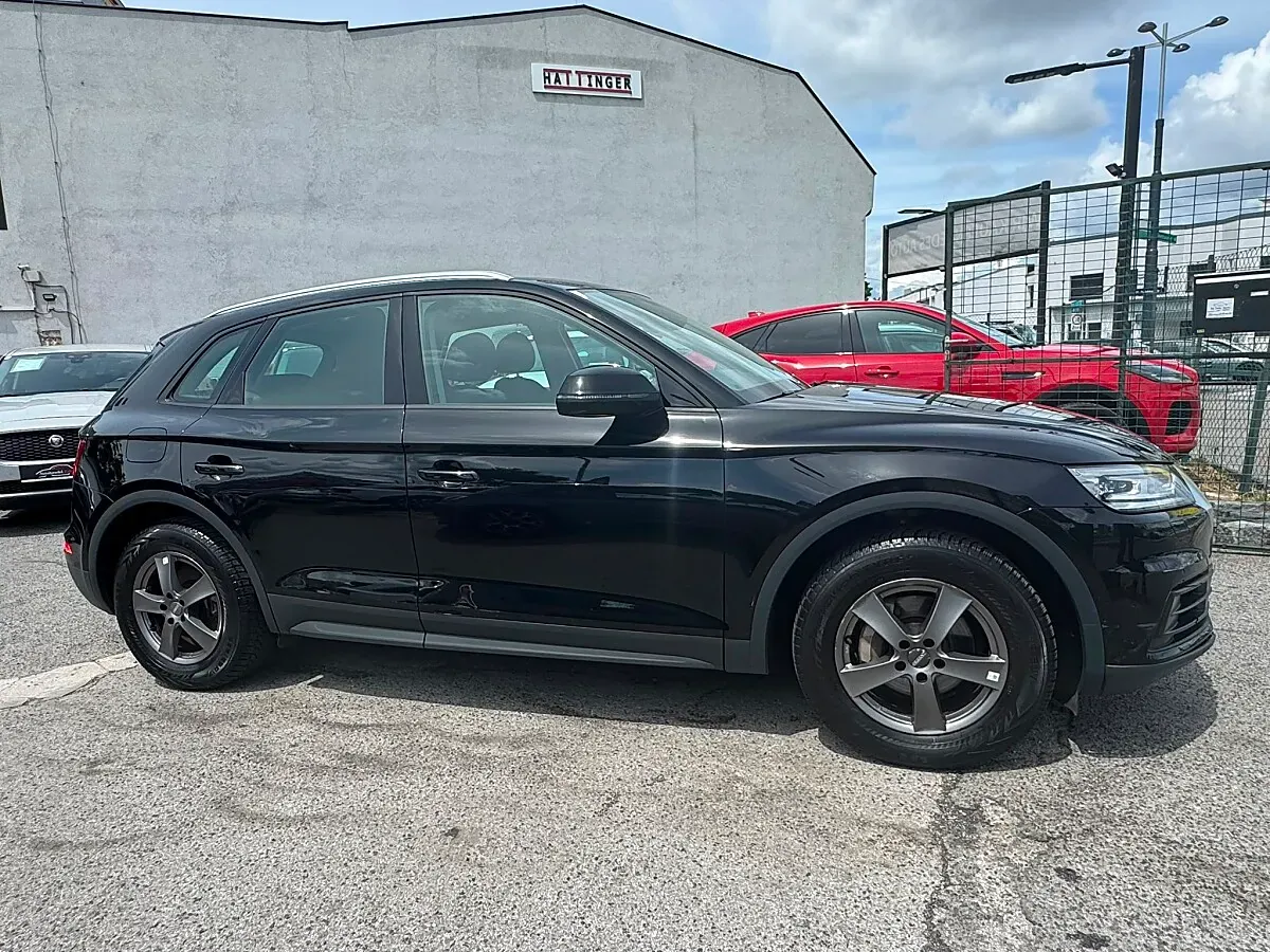 Audi Q5 2018 photo 2