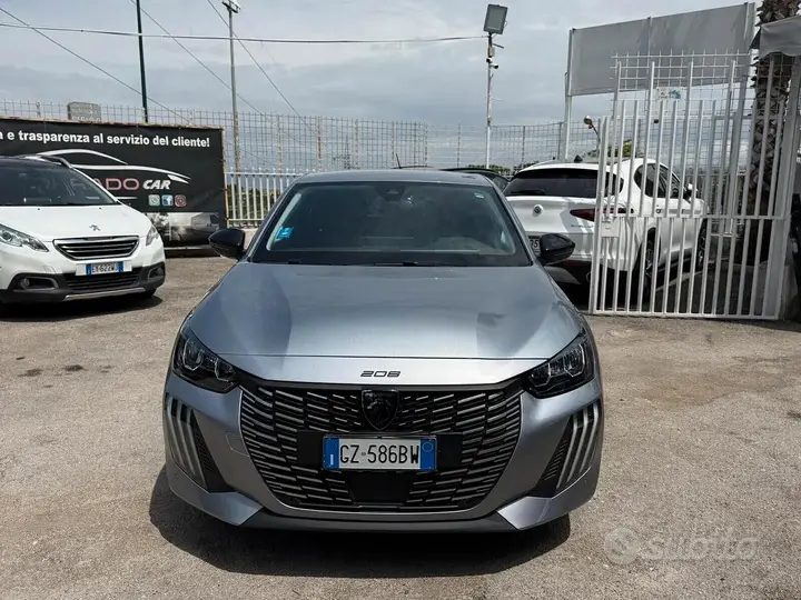 Peugeot 208 2025 photo 2