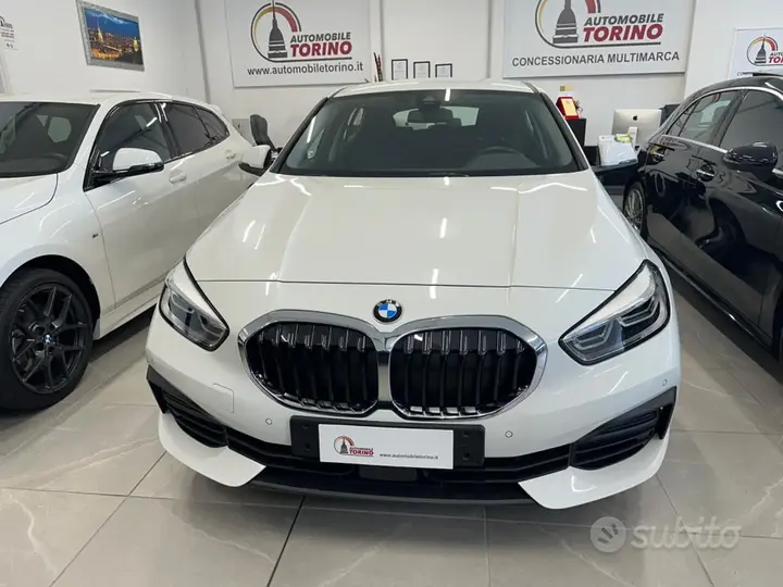 BMW 118 2023 photo 2