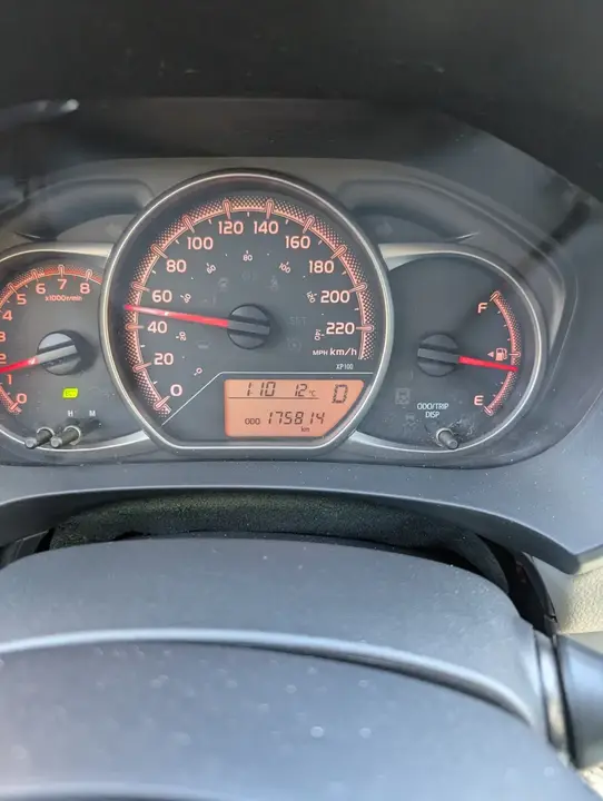 Toyota Yaris 2015 photo 4