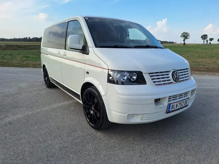 Volkswagen T5 2004 photo 2