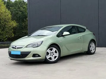 Opel Astra 2013 photo 2