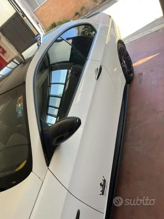 BMW 320I 2009 photo 2