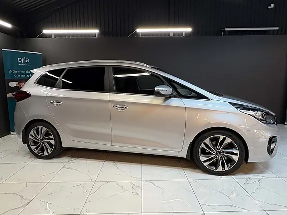 Kia Carens 2018 photo 2