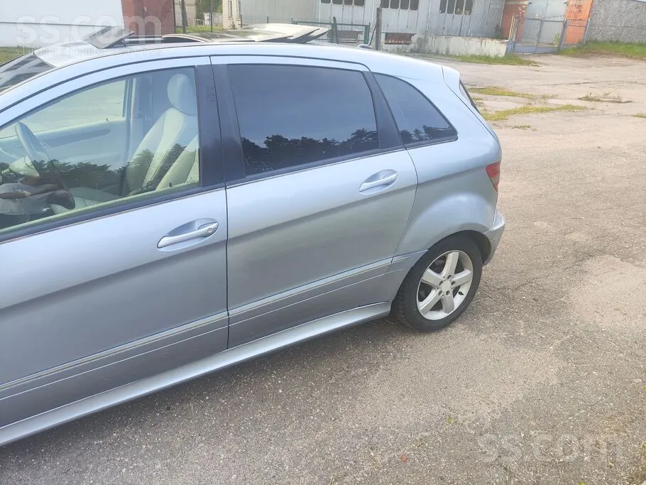 Mercedes-Benz B180 2007 photo 2