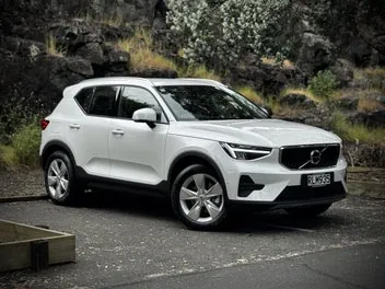 Volvo Xc40 2025 photo 2