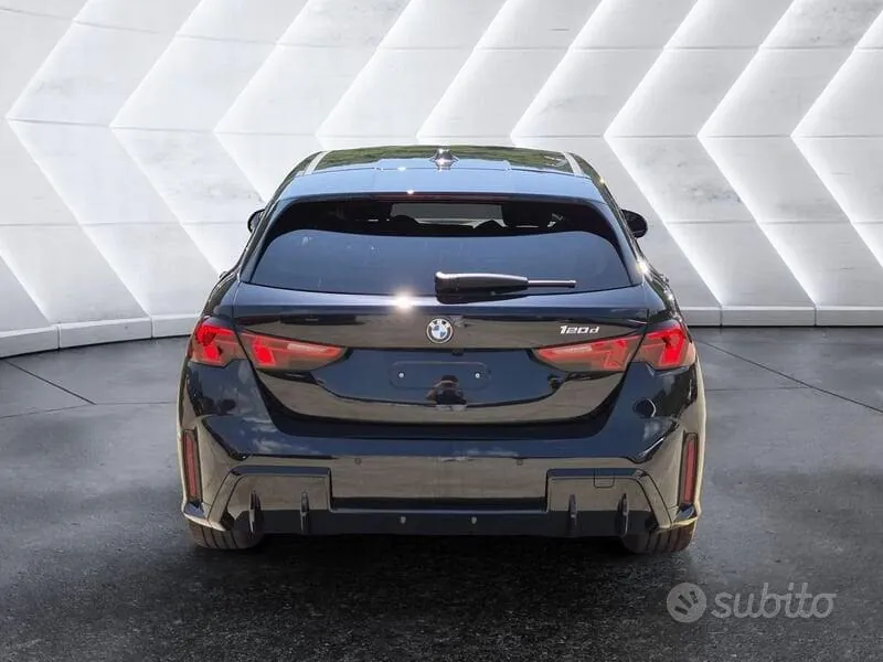 BMW 1 Series 2026 photo 3