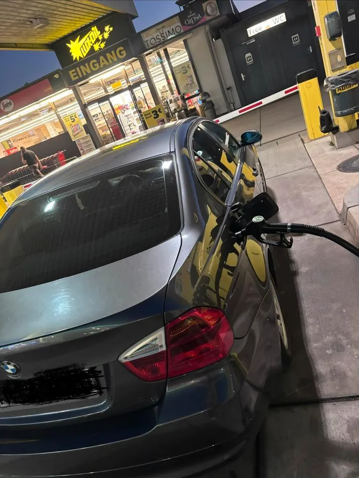 BMW 320I
